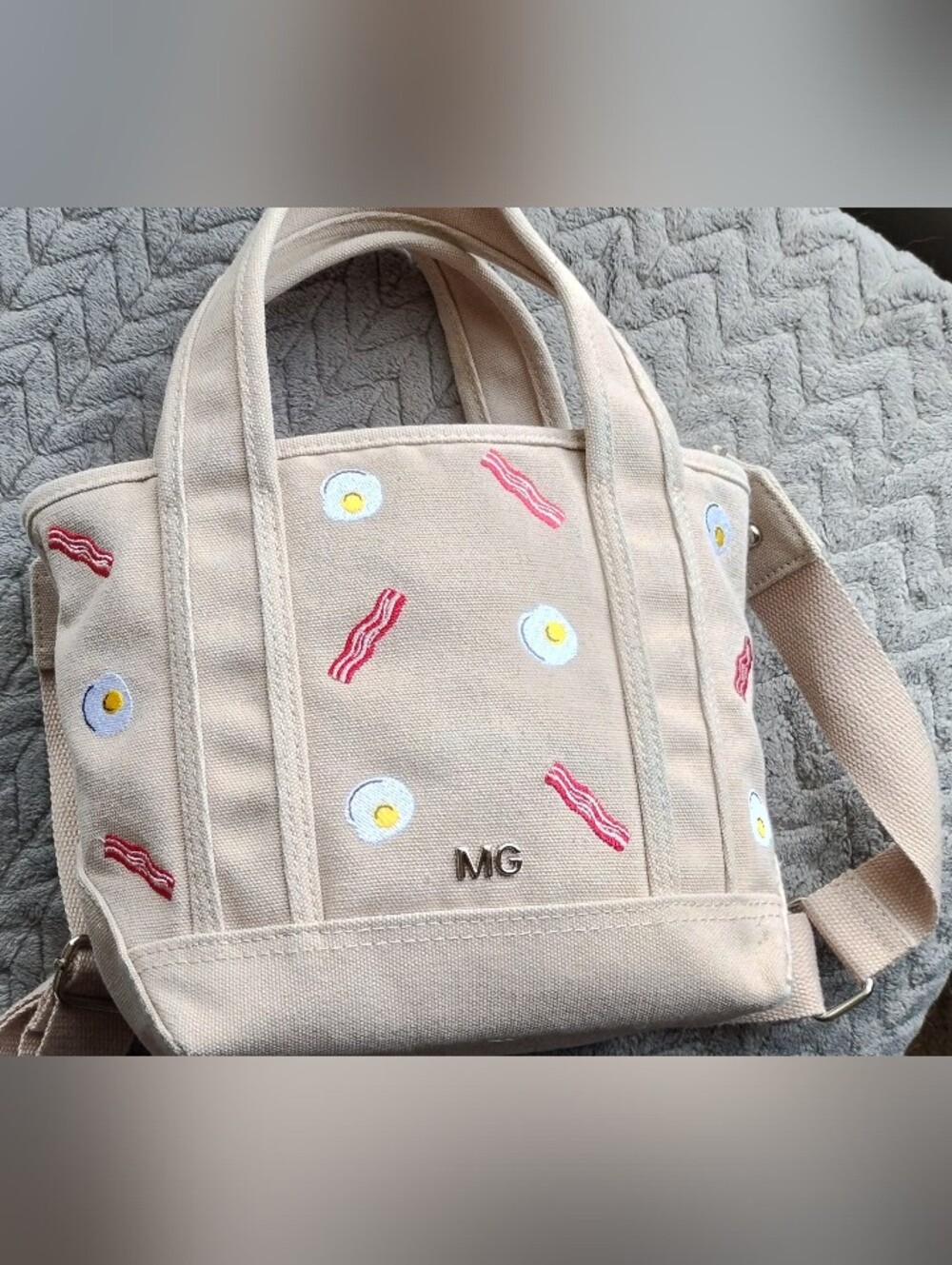 Madden Girl Bacon & Eggs Bag- TikTok Viral Bag - Picture 2 of 7